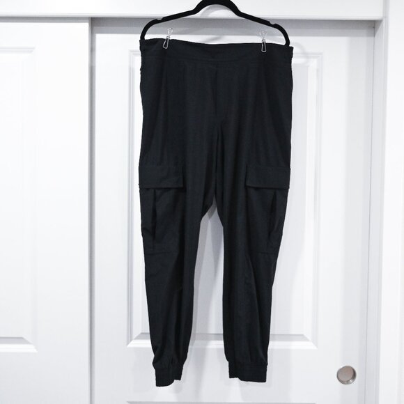 Athleta Size 14 Chelsea Utility Jogger Black Jogger - Picture 2 of 9